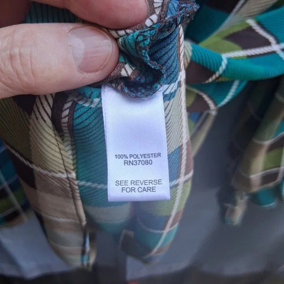 Cato Womens 18/20W Plaid Long Sleeve Blouse Smocked Neck Cuffs Green Blue Plaid - Picture 5 of 9